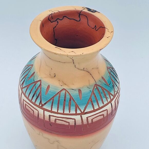 Vintage Handmade Navajo Horse Hair Etched Pottery Vase Signed Freddie Smith - Picture 2 of 10